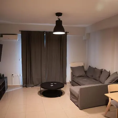 Υπέροχο διαμέρισμα με πάρκινγκ 4* Λάρισα