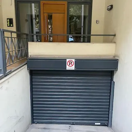 Διαμέρισμα Υπέροχο διαμέρισμα με πάρκινγκ 4*