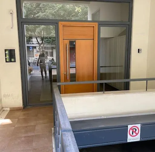 Υπέροχο Διαμέρισμα Με Πάρκινγκ *